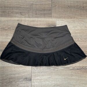Nike Women's Black and Brown Mini Skirt